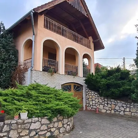 Privatunterkunft Eszter-lak *