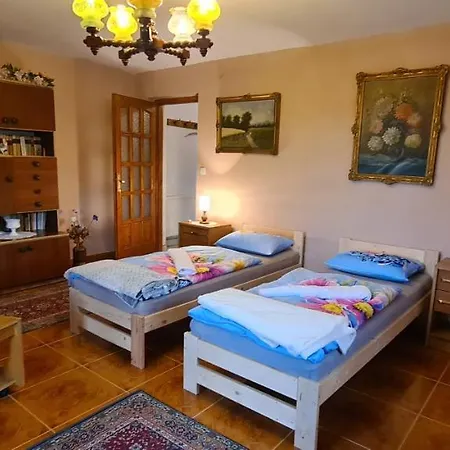 Privatunterkunft Eszter-lak *