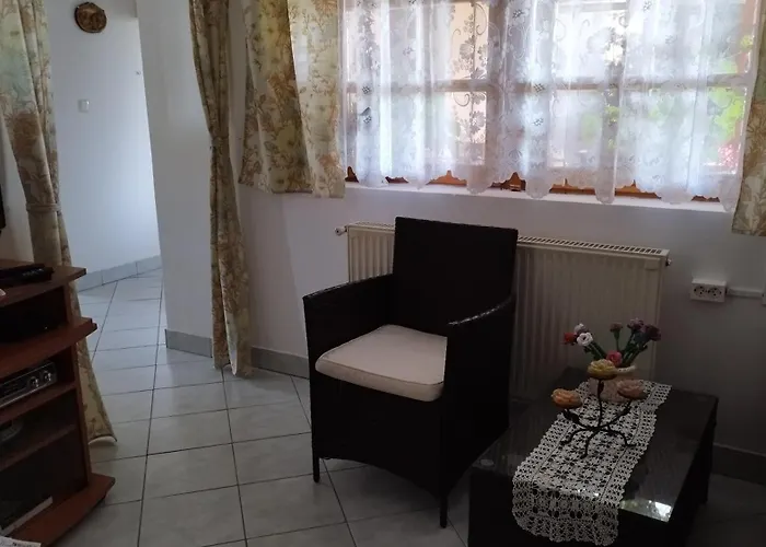 Eszter-lak Monostorapáti